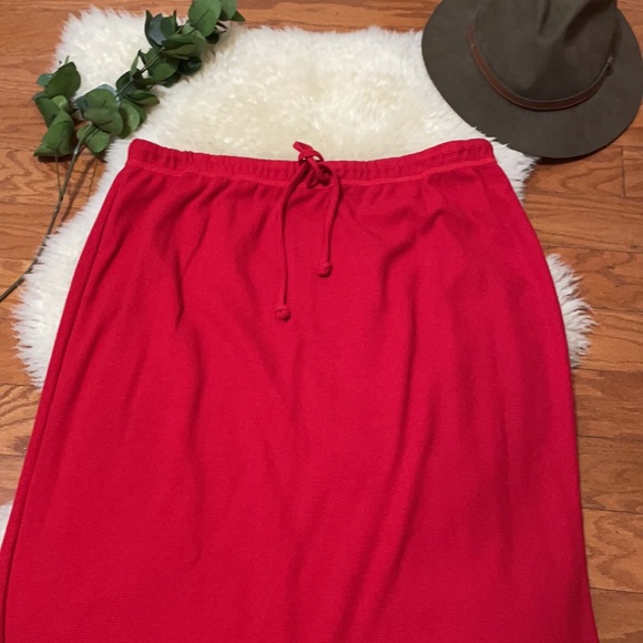 New With Tags Red Maxi with Elastic tie Waist/ Square Weave Waffle Fabric/ XL - Picture 3 of 11